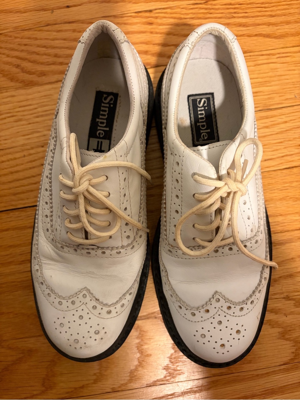 Simple Women’s Estimated Size 7 White Brogue Platform Shoes